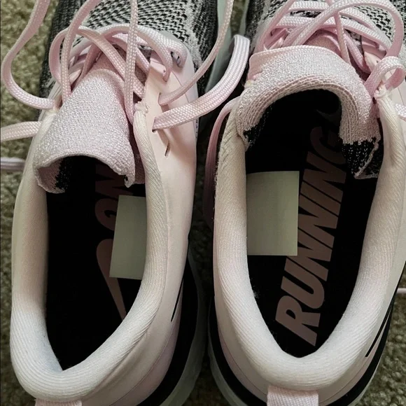 Women’s Nike Odyssey React 2 Flyknit Sneaker Size 7.5 - Picture 12 of 16